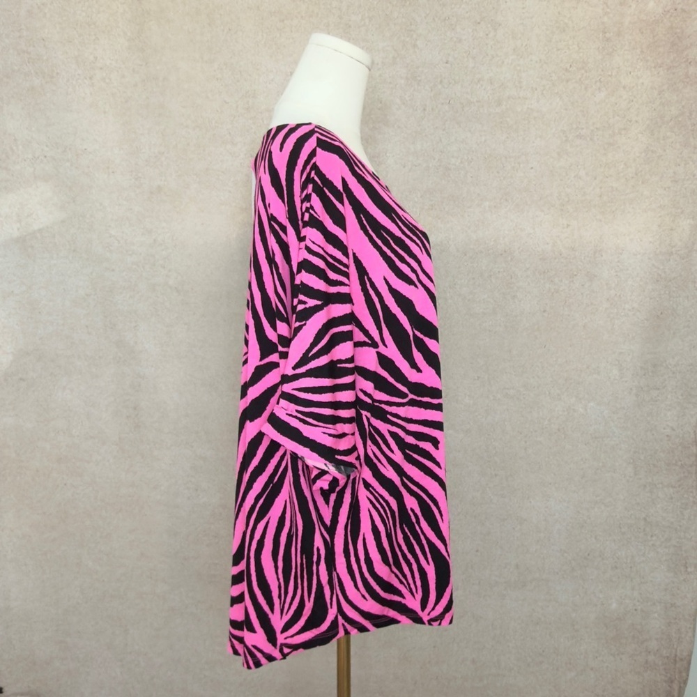 Dear Scarlett Bold & Vibrant Pink & Black Zebra Print Blouse with Cuffed Sleeves - Picture 6 of 7